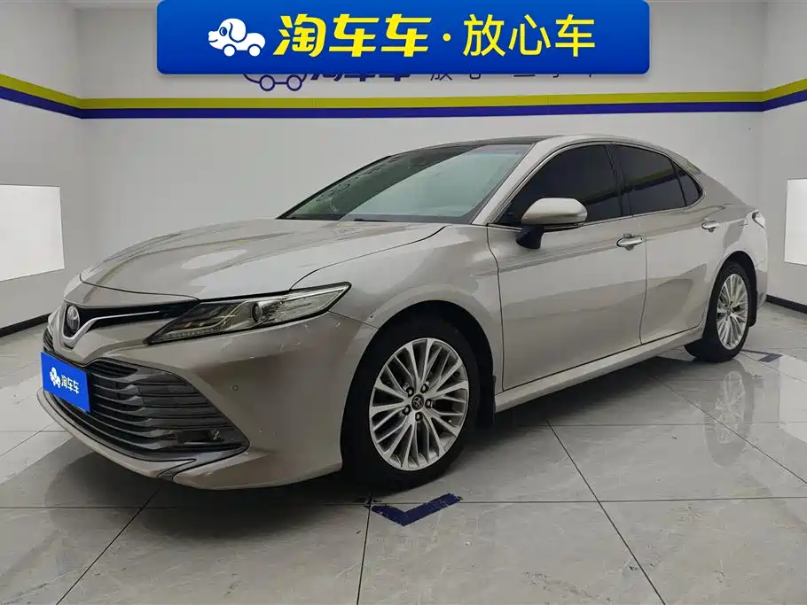 TOYOTA CAMRY