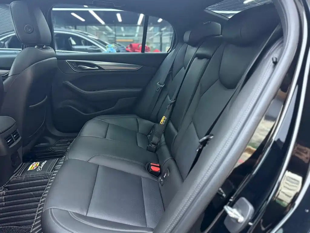 Cadillac CT5 — миниатюра 5