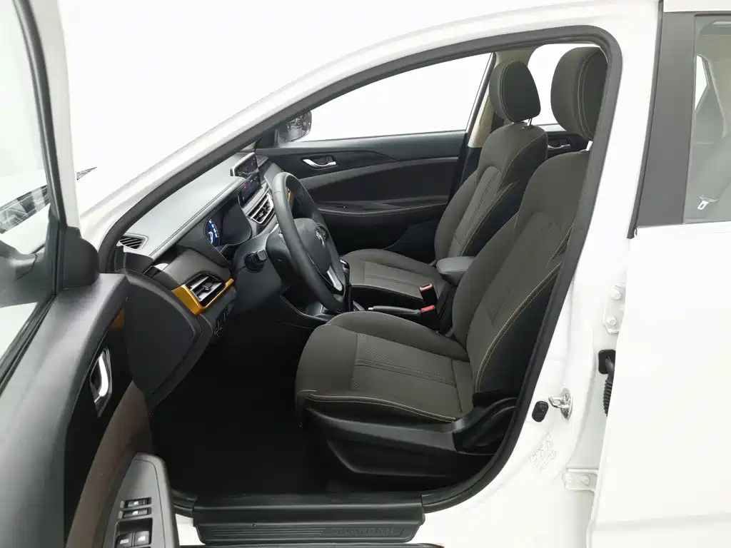 Changan Eado DT — миниатюра 10