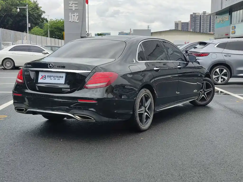 Mercedes-Benz E-Class — миниатюра 4