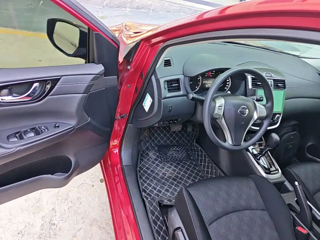 Nissan Tiida — миниатюра 16
