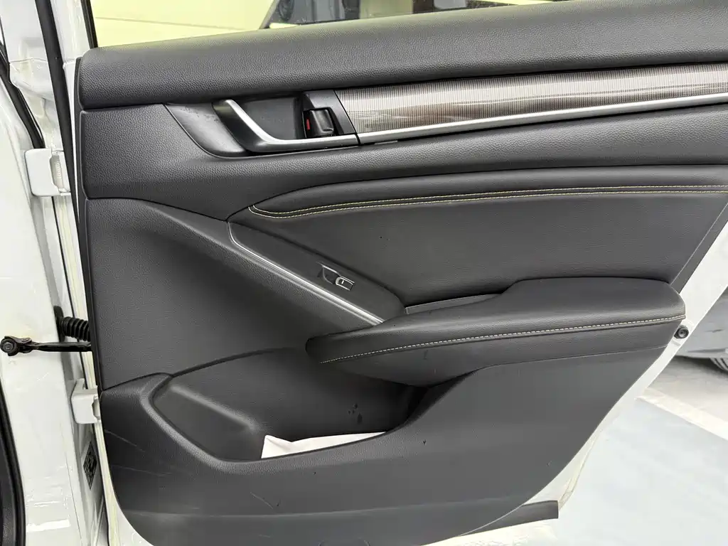Honda Accord — миниатюра 18