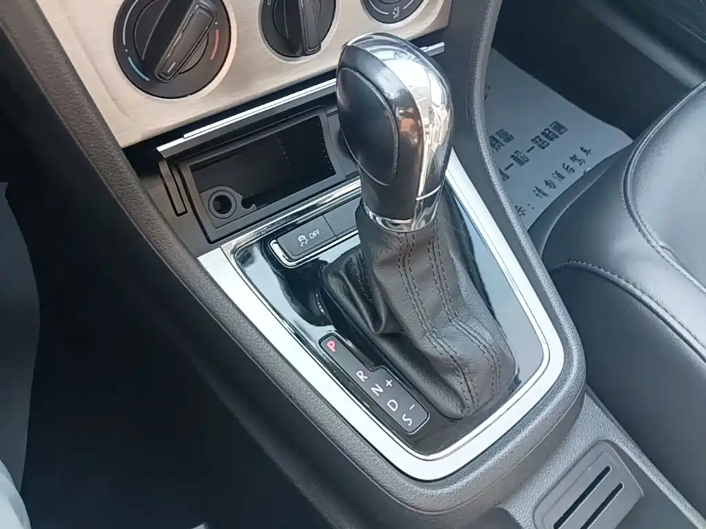 Volkswagen Lavida — миниатюра 14
