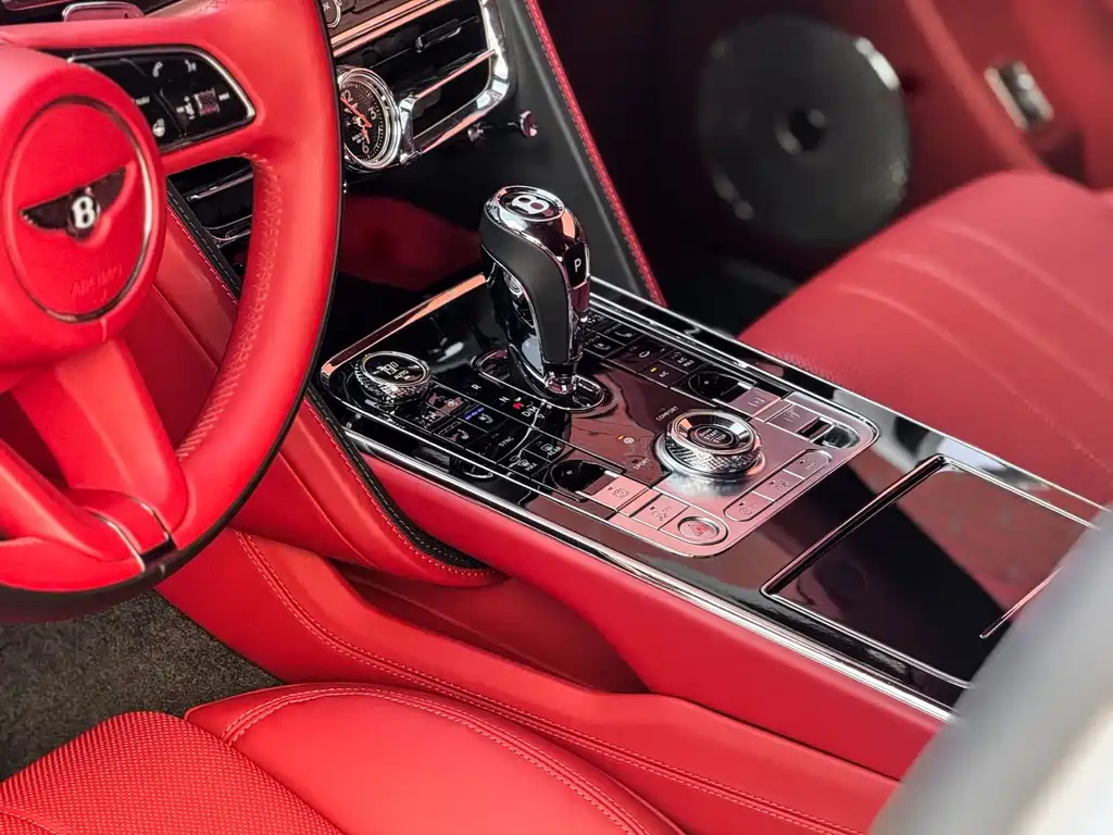 Bentley Flying Spur — миниатюра 6
