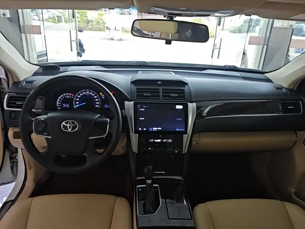 Toyota Camry — миниатюра 10