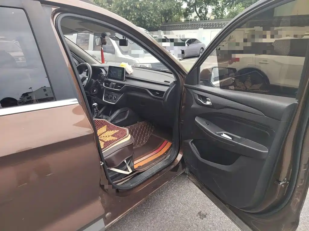 Wuling Hongguang S3 — миниатюра 19