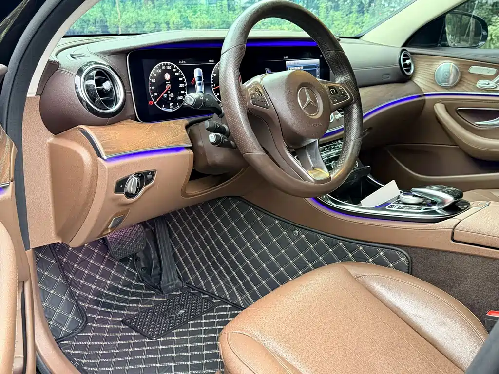 Mercedes-Benz E-Class — миниатюра 4