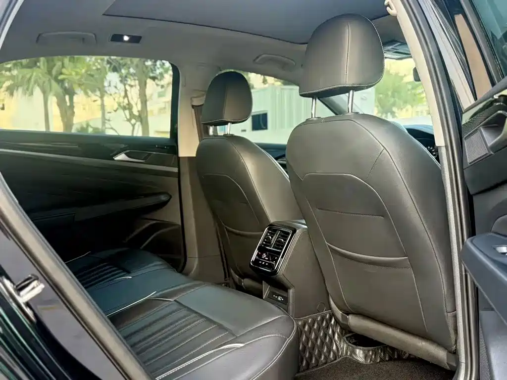 Volkswagen Passat — миниатюра 8