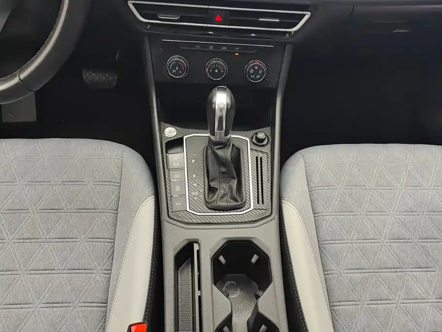Volkswagen Lavida — миниатюра 16