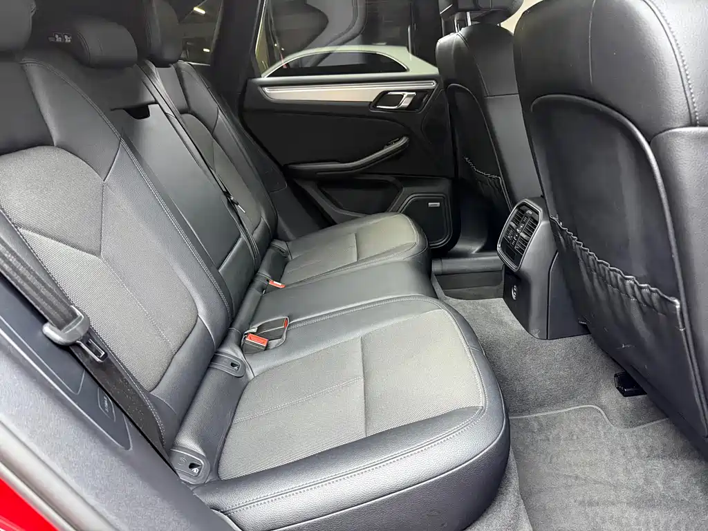 Porsche Macan — миниатюра 5