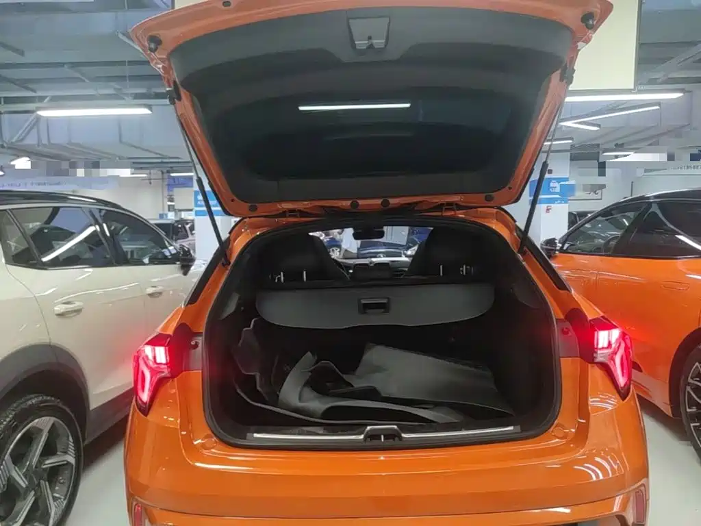 Lynk & Co 02 Hatchback — миниатюра 19