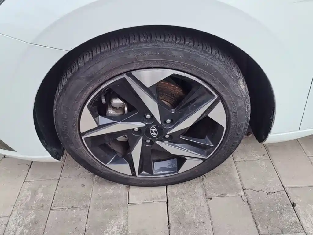 Hyundai Elantra — миниатюра 23