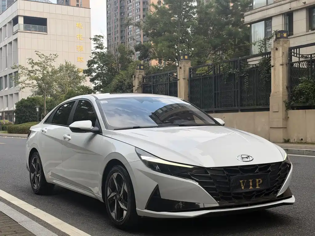 Hyundai Elantra — миниатюра 3