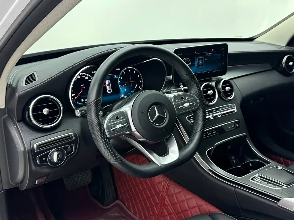 Mercedes-Benz C-Class — миниатюра 11