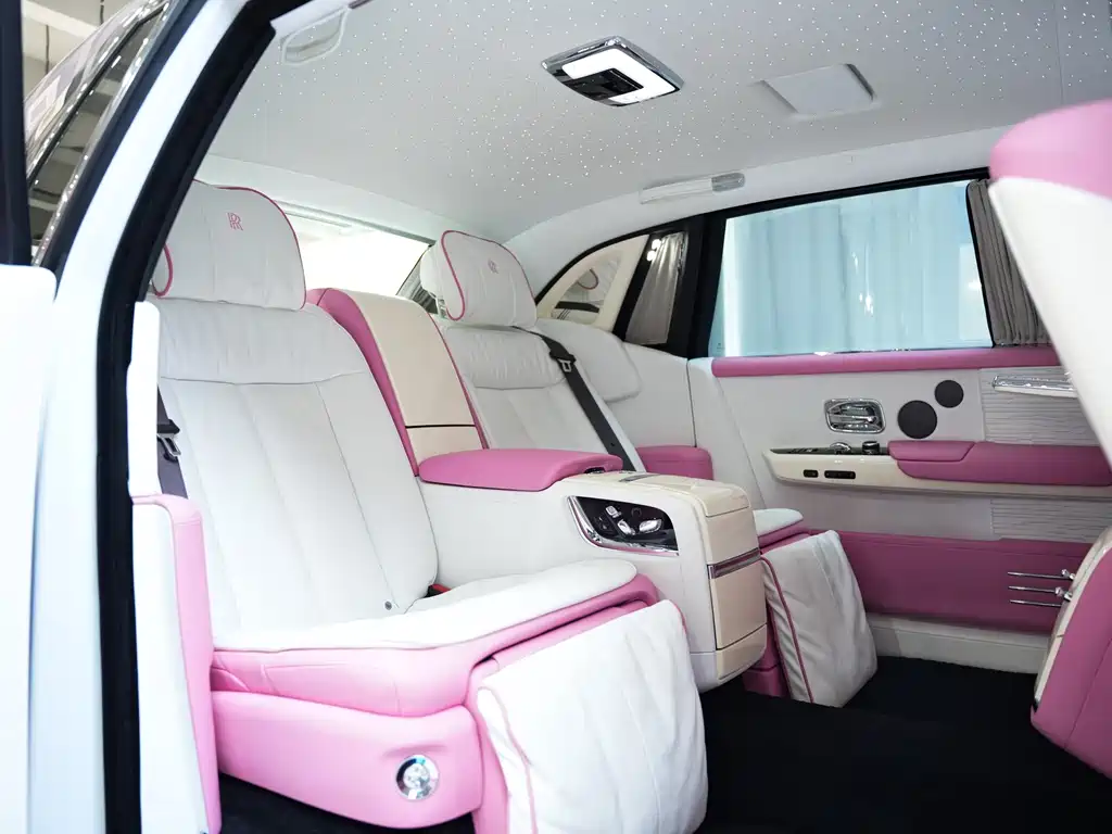 Rolls-Royce Phantom — миниатюра 12