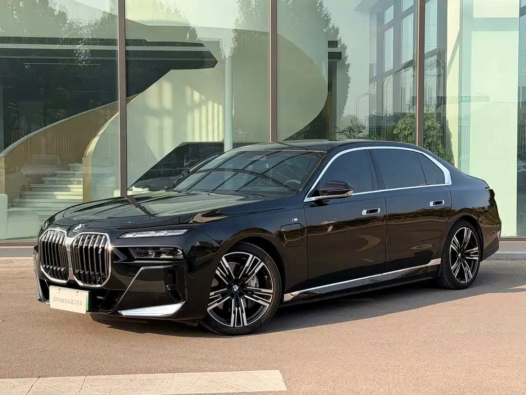 BMW i7 — миниатюра 2