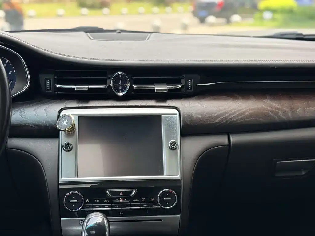Maserati Quattroporte — миниатюра 16