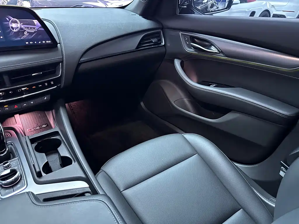 Cadillac CT5 — миниатюра 15