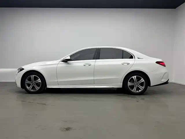 Mercedes-Benz C-Class — миниатюра 3