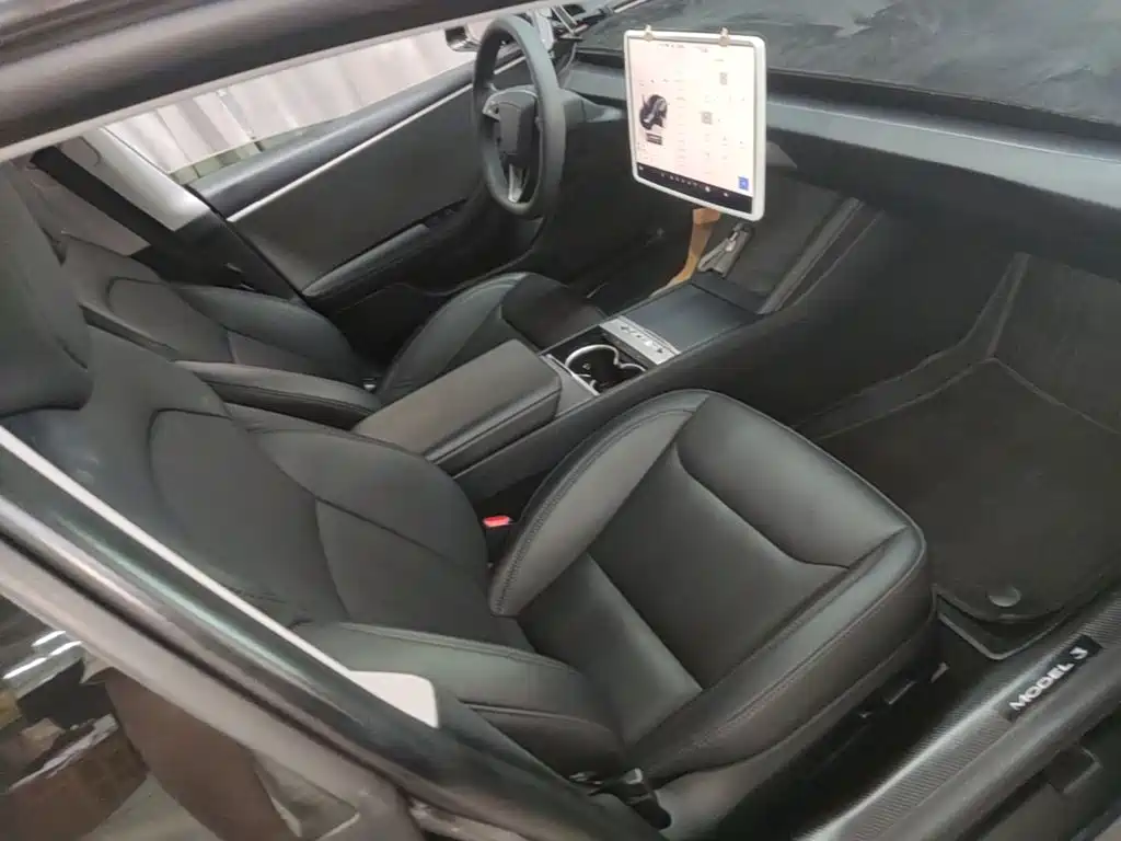 Tesla Model 3 — миниатюра 25