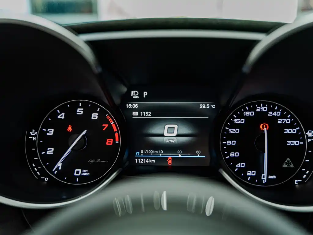 Alfa Romeo Giulia — миниатюра 22