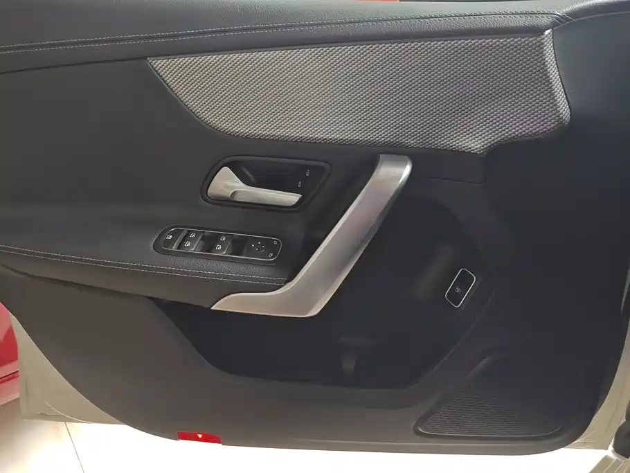 Mercedes-Benz A-Class — миниатюра 7