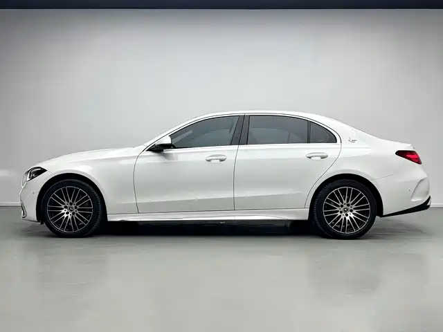 Mercedes-Benz C-Class — миниатюра 3