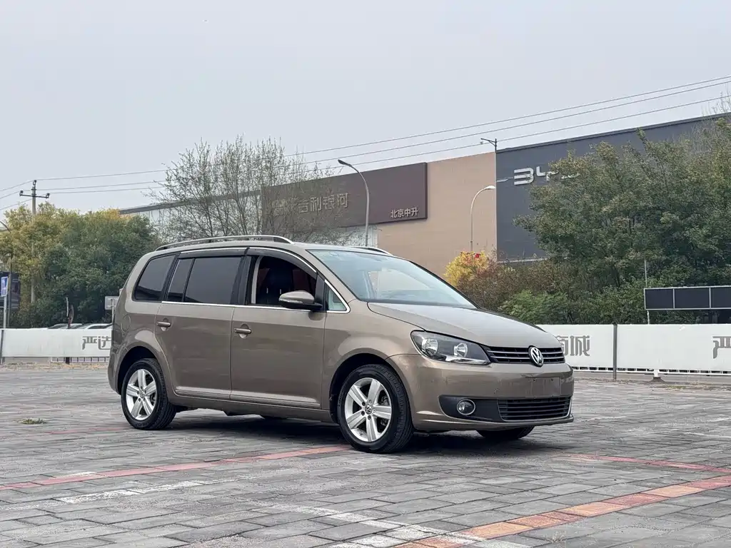Volkswagen Touran — миниатюра 3