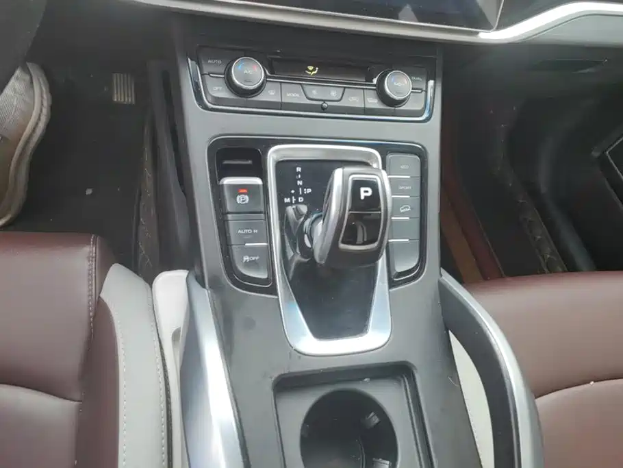 Geely Boyue — миниатюра 16