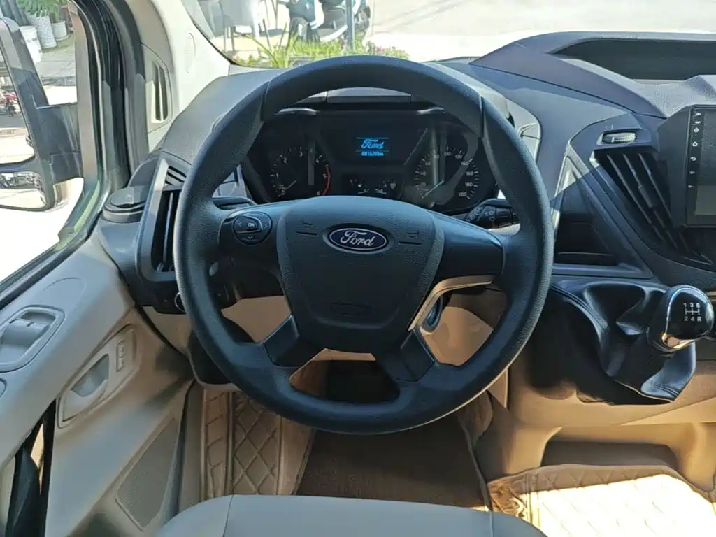 Ford Transit — миниатюра 11