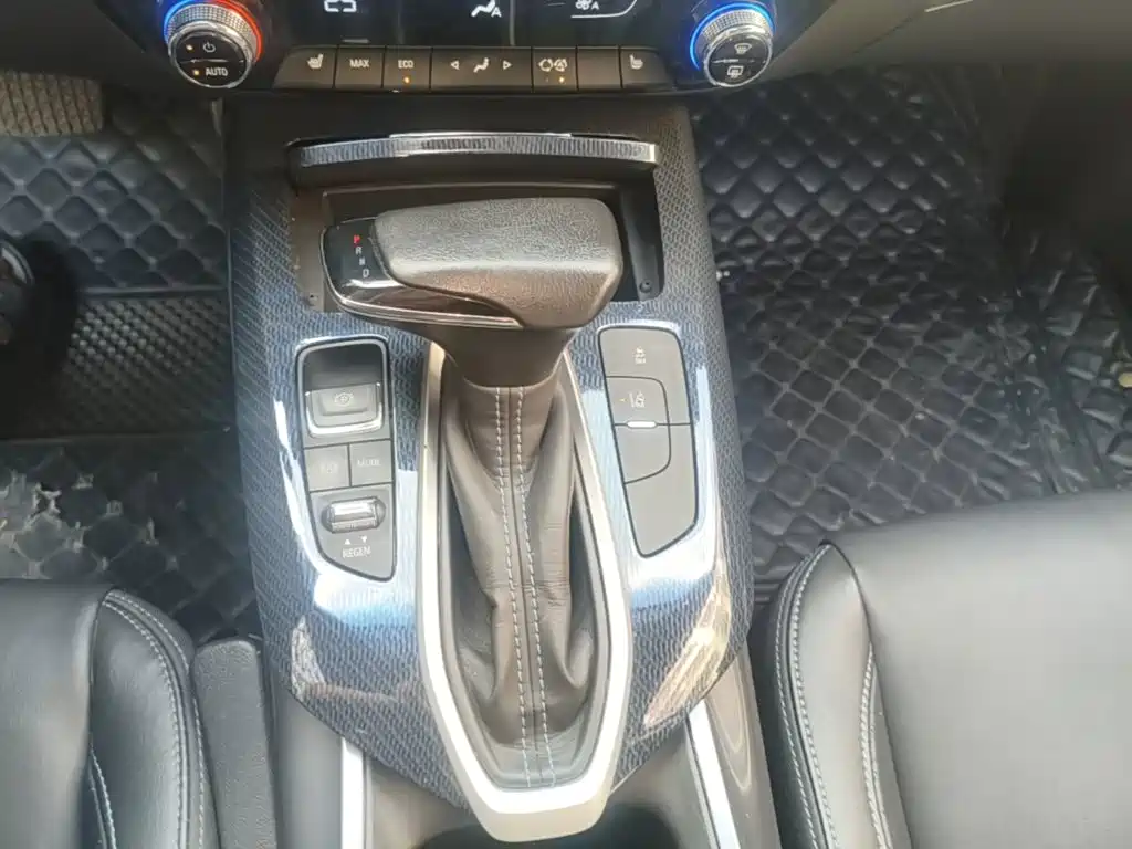 Chevrolet Menlo — миниатюра 14