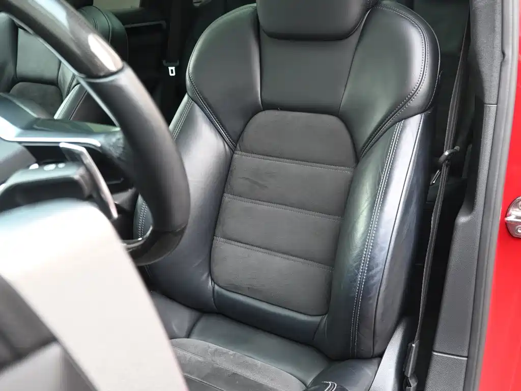 Porsche Cayenne — миниатюра 18