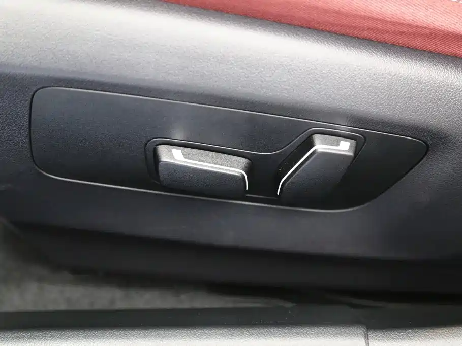BMW 5 Series — миниатюра 13