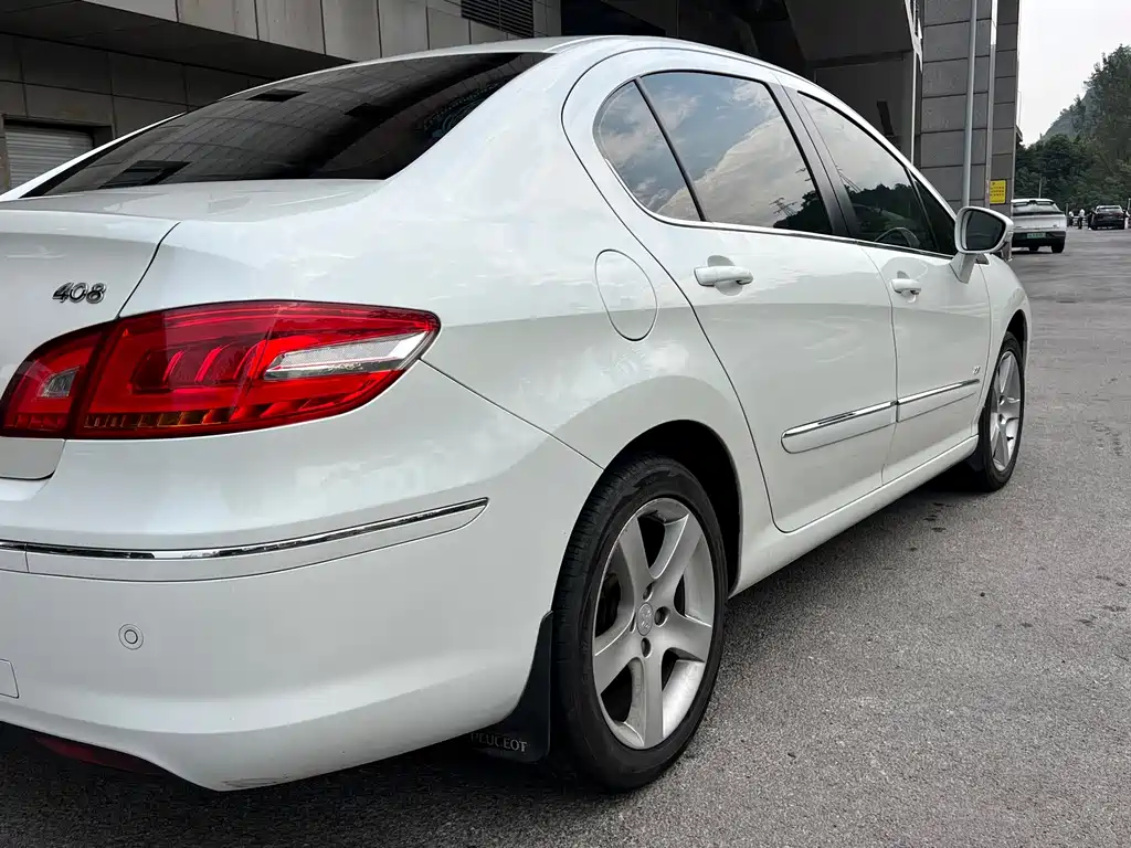 Peugeot 408 — миниатюра 7