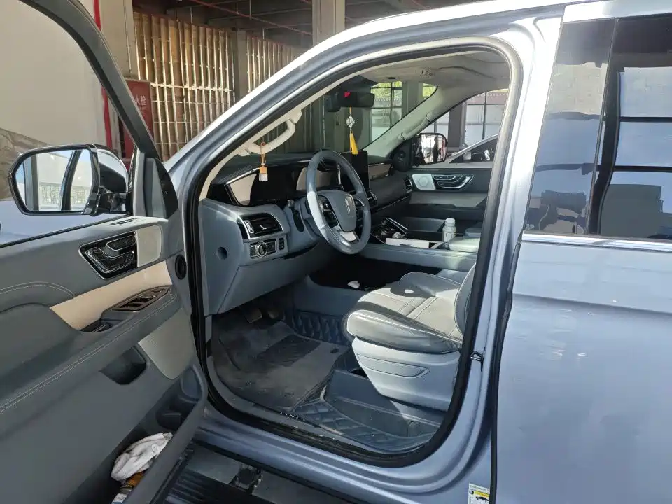 Lincoln Navigator — миниатюра 5