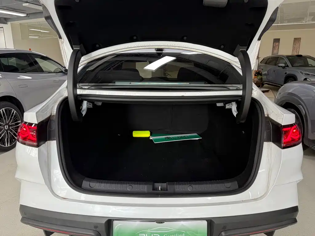 BYD Qin L — миниатюра 8