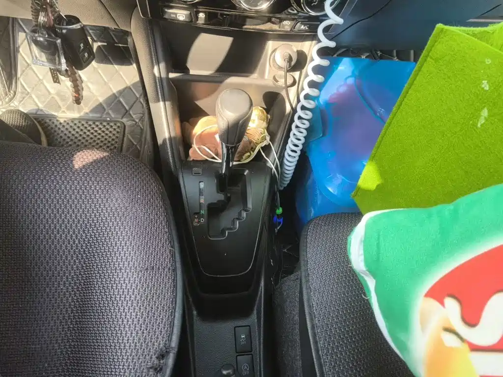 Toyota Yaris L — миниатюра 10