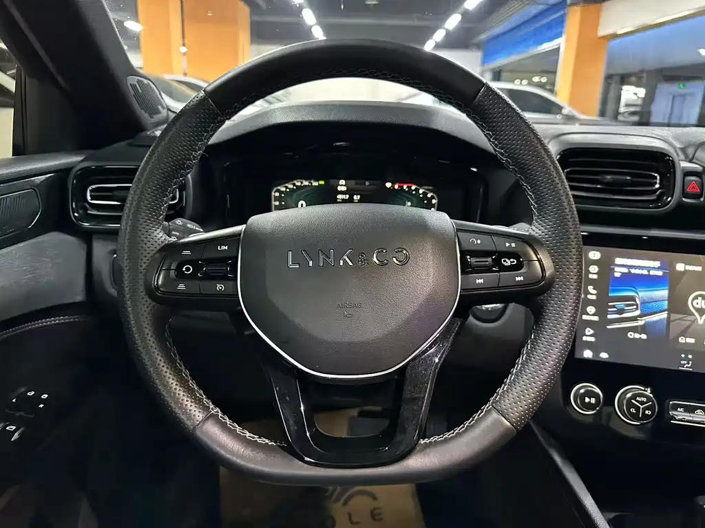 Lynk & Co 03 — миниатюра 10