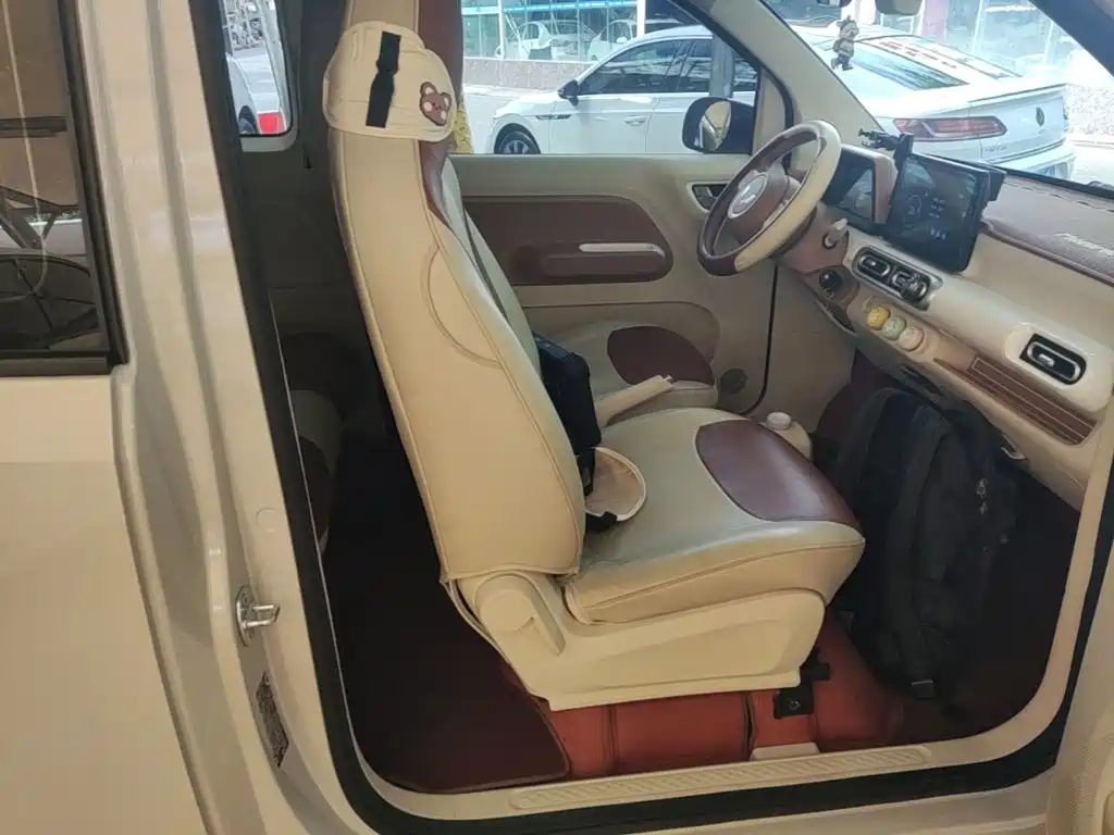 Wuling MINIEV — миниатюра 25