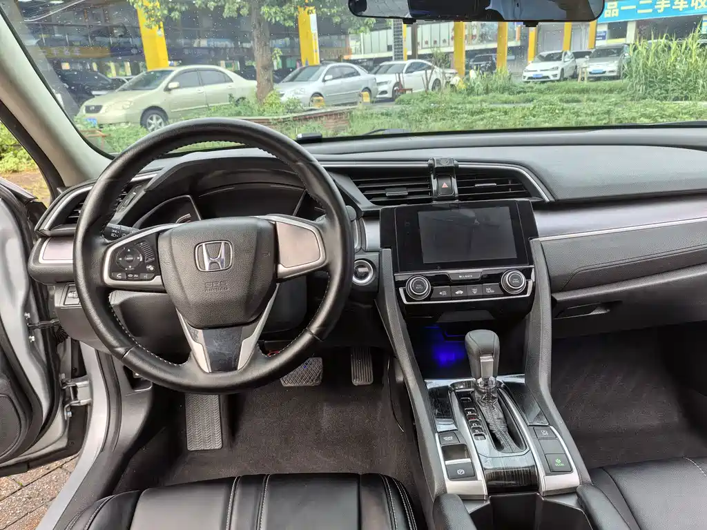 Honda Civic — миниатюра 8