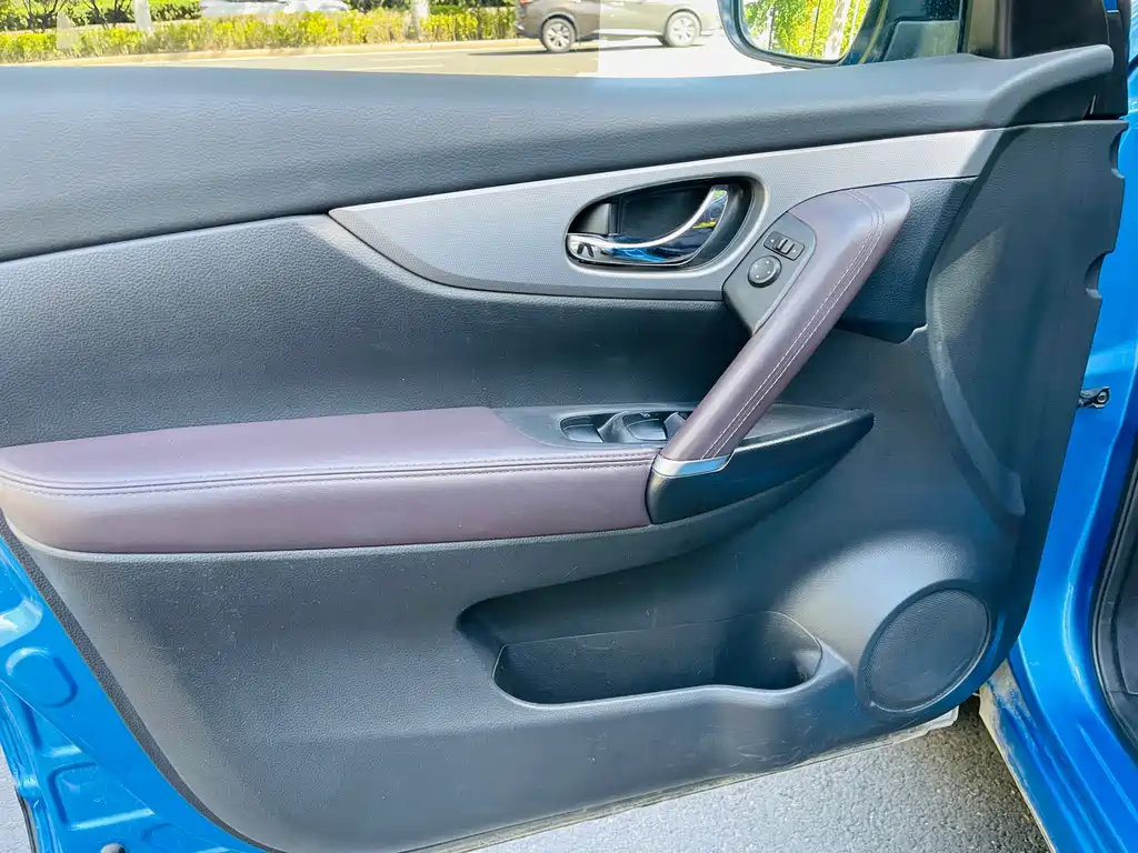 Nissan Qashqai — миниатюра 9