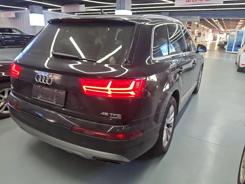 Audi Q7 — миниатюра 7