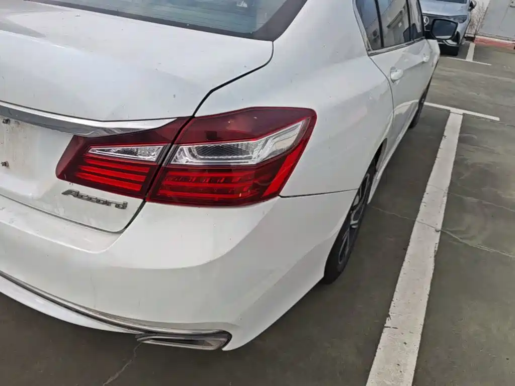 Honda Accord — миниатюра 8
