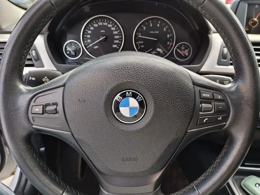 BMW 3 Series — миниатюра 14