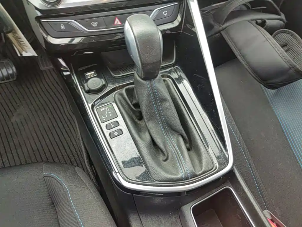 Peugeot 308 — миниатюра 14
