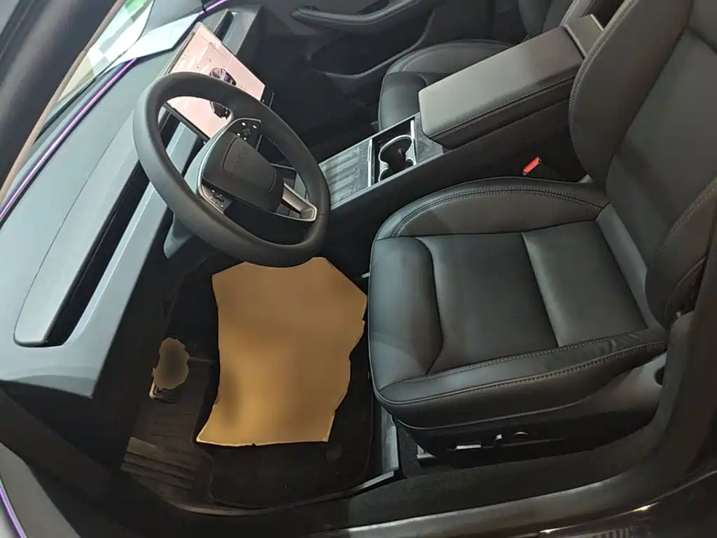 Tesla Model 3 — миниатюра 15