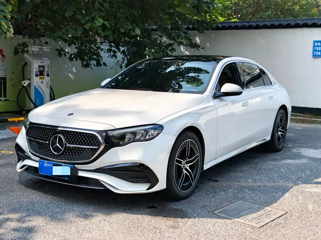 Mercedes-Benz E-Class — миниатюра 3