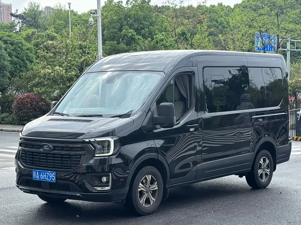 Ford Transit T8 2024