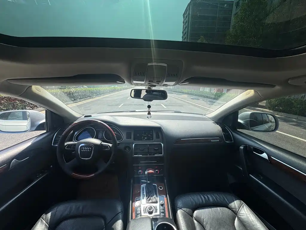 Audi Q7 — миниатюра 11