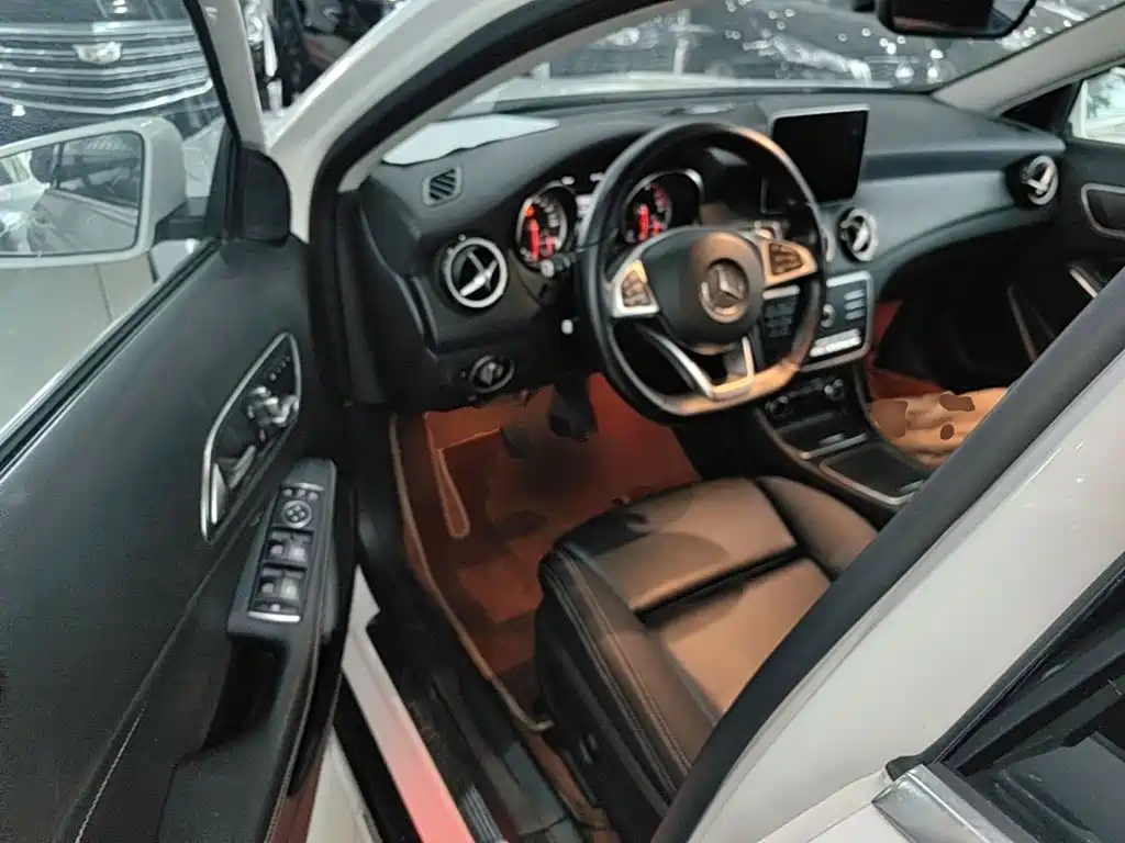 Mercedes-Benz GLA — миниатюра 16
